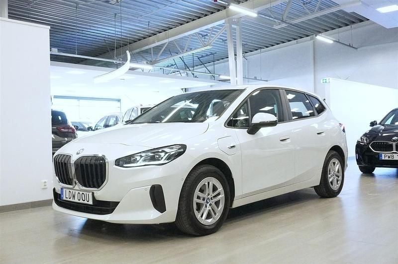 Begagnad BMW 225 Active Tourer 2023 Vit Minibuss
