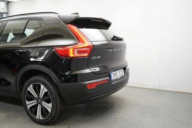 Begagnad Volvo XC40 Single Motor 185 kW (252 HK) 2022 Svart SUV