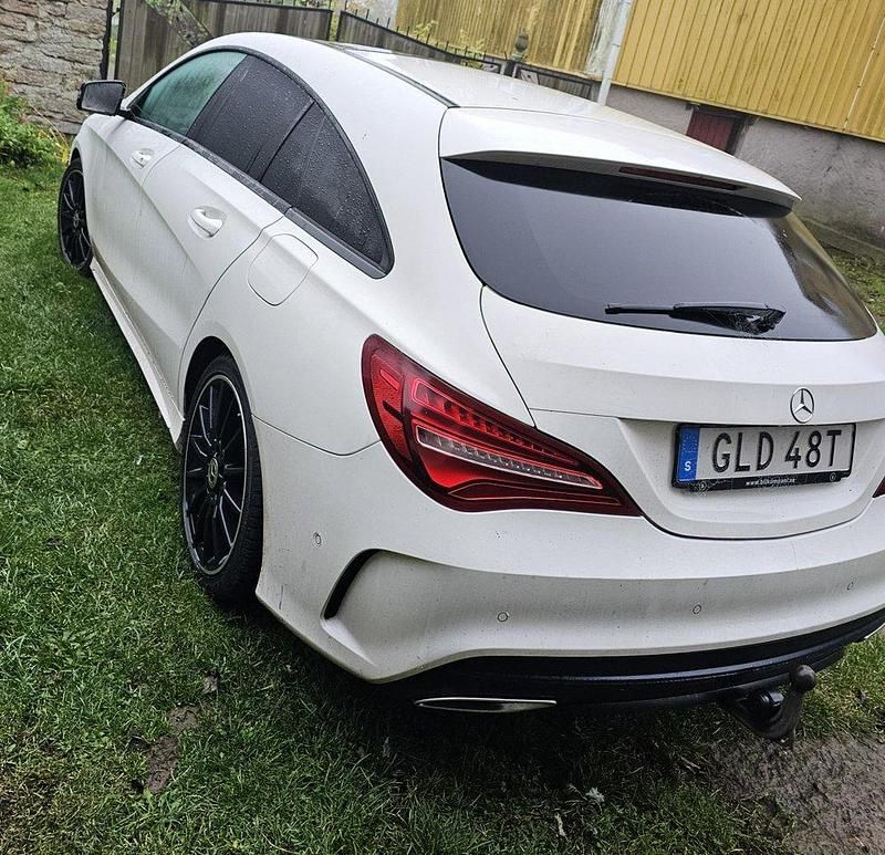 Vit Begagnad 2019 Mercedes CLA180 Shooting Brake AMG Kombi | 249 000 kr - Bild 1/4