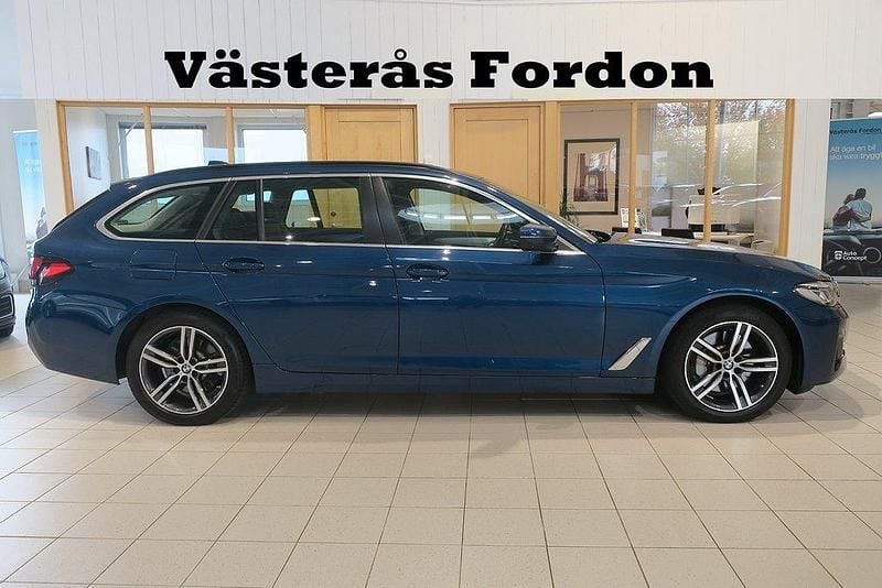 Blå Begagnad 2021 BMW 530e Kombi | 265 900 kr (Superpris) - Bild 1/4