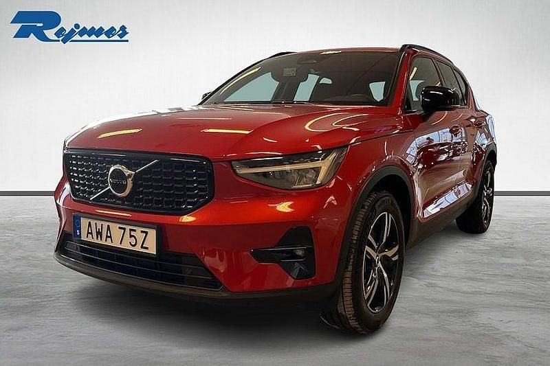 Röd Begagnad 2024 Volvo XC40 Plus SUV | 359 900 kr (Bra pris) - Bild 1/4