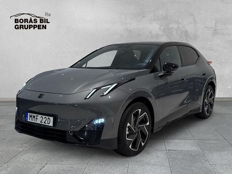 Grå Ny 2025 Lynk & Co 02 SUV | 449 000 kr - Bild 1/4