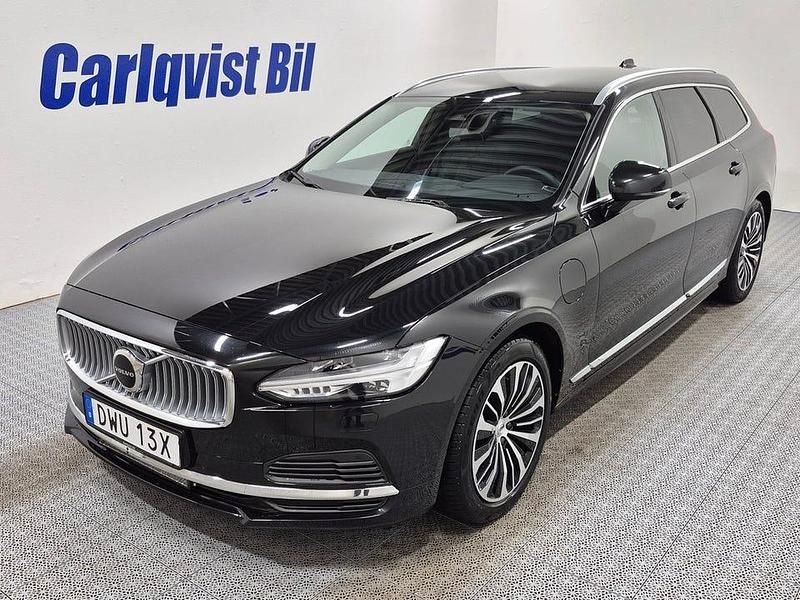 Svart metallic Begagnad 2024 Volvo V90 Core Kombi | 389 000 kr (Marknadspris) - Bild 1/4