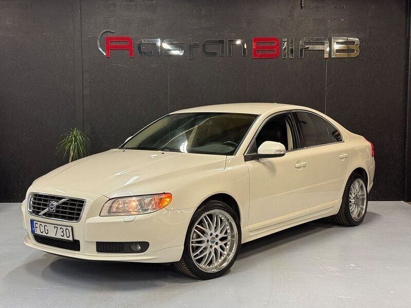 Vit Begagnad 2006 Volvo S80 Momentum Sedan | 49 900 kr (Marknadspris) - Bild 1/4