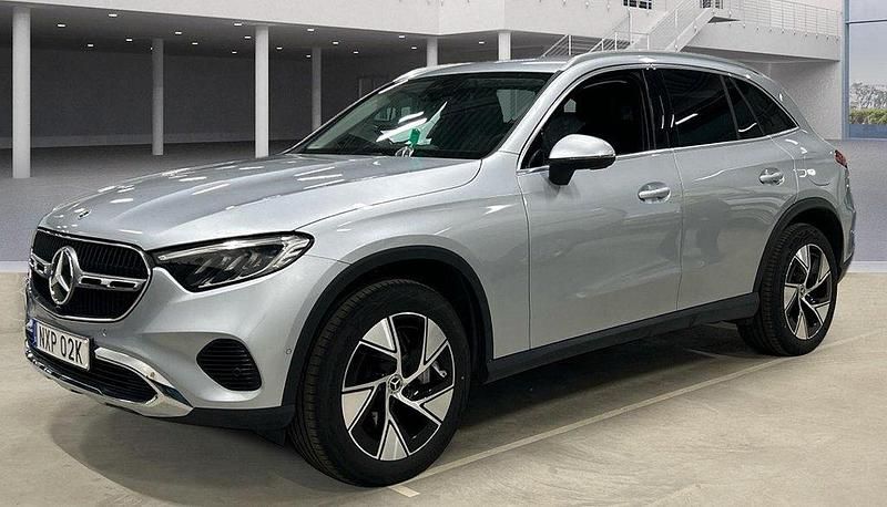 Silver Begagnad 2024 Mercedes GLC300e SUV | 629 000 kr (Superpris) - Bild 1/1