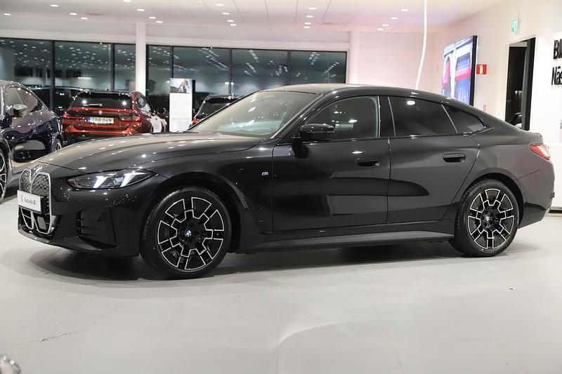 Ny BMW i4 M Sport 250 kW (340 HK) 2026 Svart Sedan