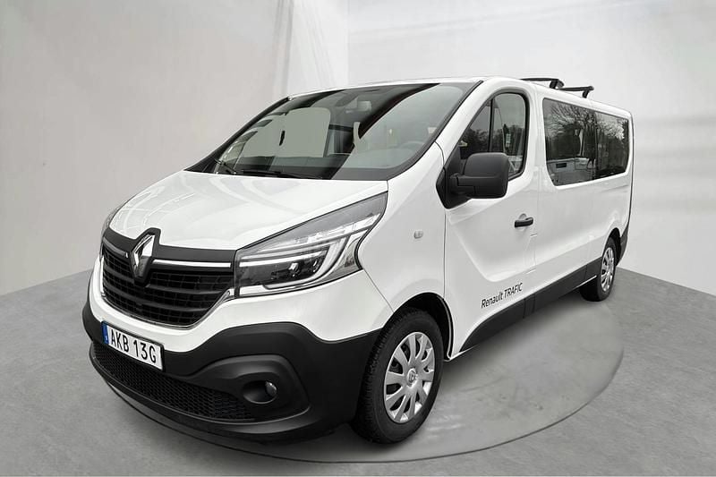 Vit Begagnad 2021 Renault Trafic Minibuss | 299 000 kr (Lite dyr) - Bild 1/4