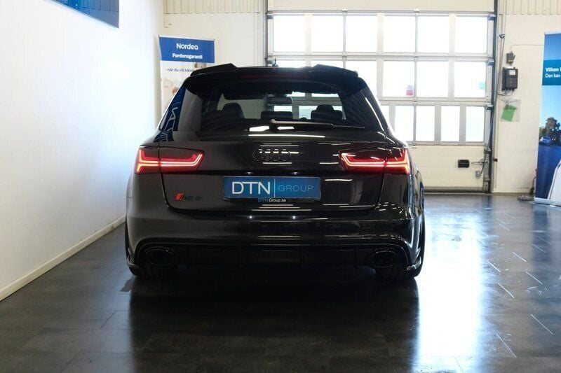 Begagnad Audi RS6 Performance 606 HK (445 kW) 2017 Black panther metallic Kombi