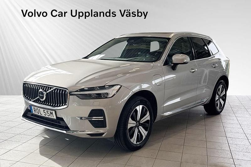 Silver Begagnad 2022 Volvo XC60 Core SUV | 379 900 kr (Bra pris) - Bild 1/4