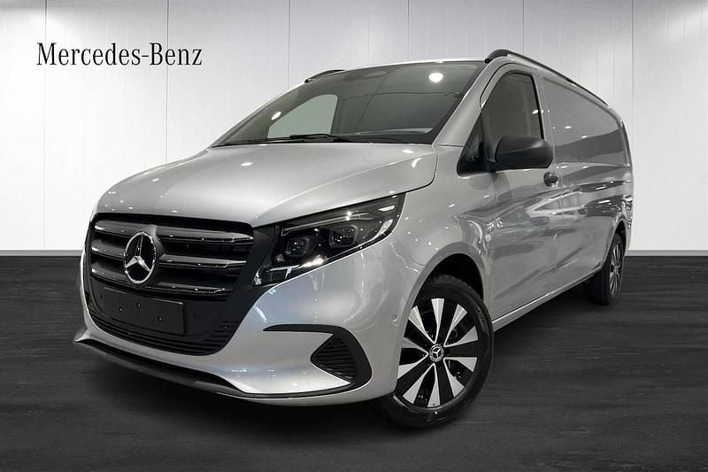 Silver Begagnad 2024 Mercedes Vito Minibuss | 632 100 kr - Bild 1/4