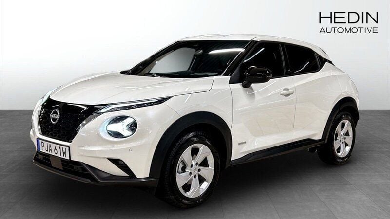Vit (white) Begagnad 2023 Nissan Juke N-Connecta SUV | 264 900 kr (Marknadspris) - Bild 1/4