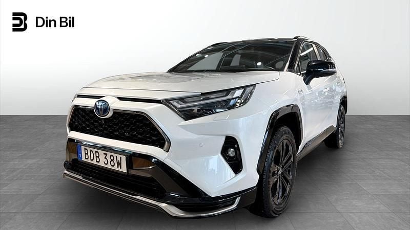 Vit Begagnad 2023 Toyota RAV4 Hybrid Premium SUV | 439 900 kr (Marknadspris) - Bild 1/4