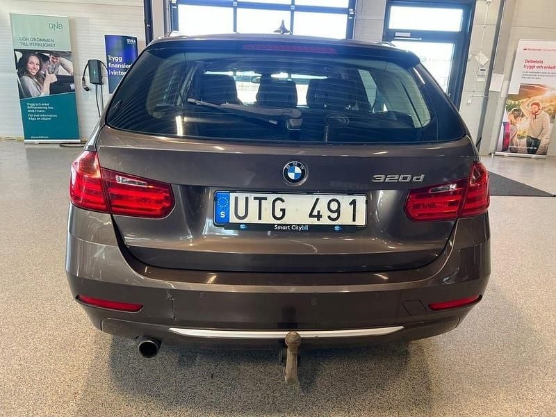 Begagnad BMW 320 184 HK (135 kW) 2013 Brun Kombi