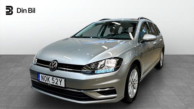 Silver (tungsten silver metallic) Begagnad 2020 VW Golf VII Kombi | 229 900 kr (Marknadspris) - Bild 1/4