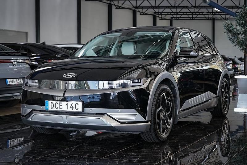 Svart Begagnad 2023 Hyundai Ioniq 6 Advanced Sedan | 429 500 kr (Dyr) - Bild 1/4