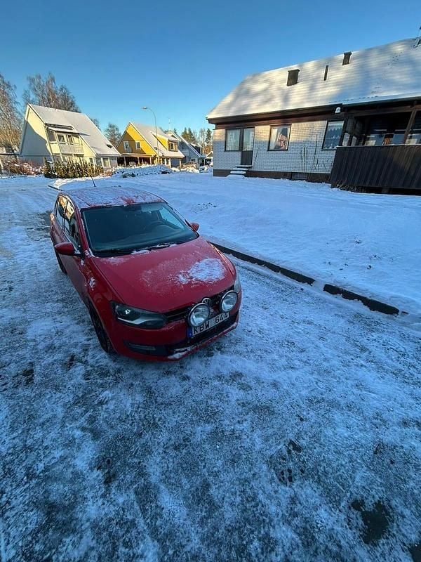 Begagnad 2010 VW Polo Halvkombi | 37 900 kr (Bra pris) - Bild 1/4