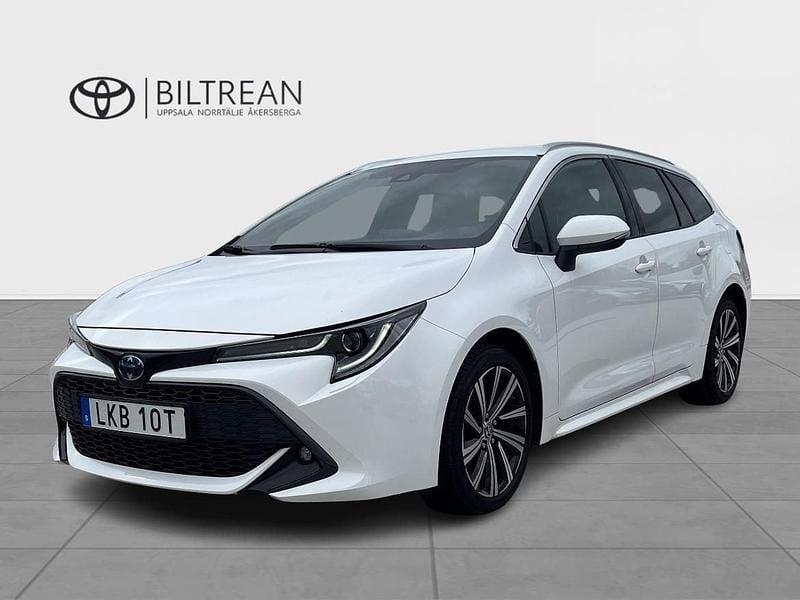 Vit Begagnad 2022 Toyota Corolla Style Kombi | 249 000 kr (Marknadspris) - Bild 1/3