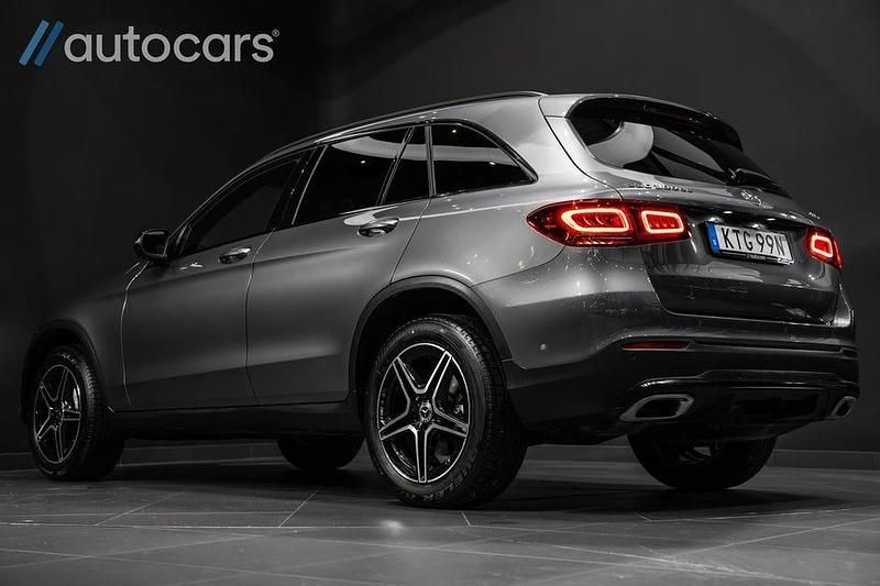 Begagnad Mercedes GLC300 Premium 306 HK (225 kW) 2022 Grå SUV