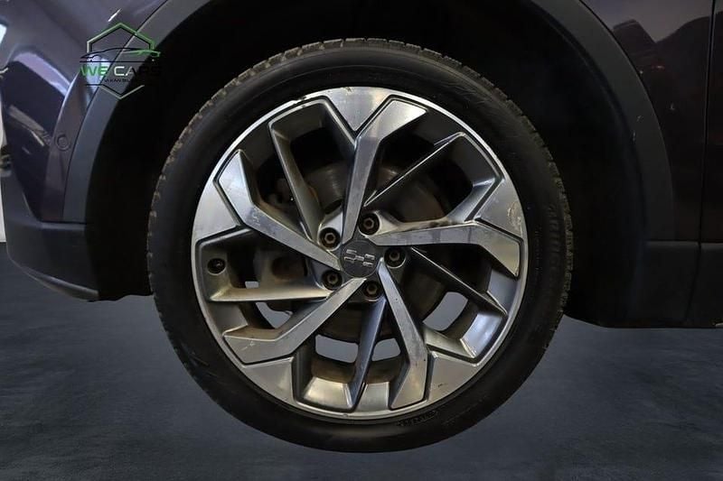 Begagnad Aiways U5 150 kW (204 HK) 2022 Röd SUV