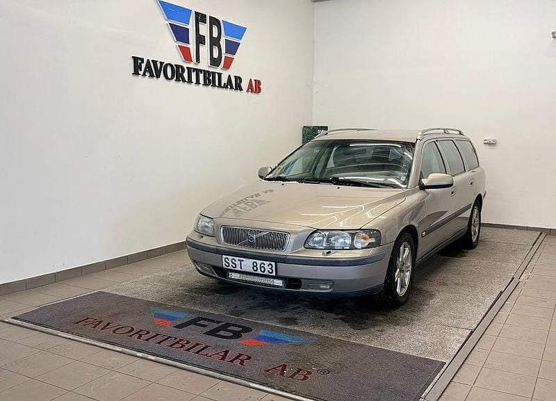 Begagnad Volvo V70 200 HK (147 kW) 2001 Brun Kombi