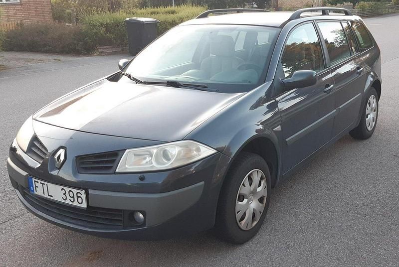 Grå Begagnad 2007 Renault Mégane GrandTour Kombi | 12 000 kr (Superpris) - Bild 1/4