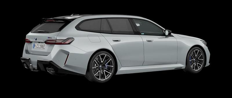 Begagnad BMW M5 Comfort Edition 727 HK (534 kW) 2025 Kombi