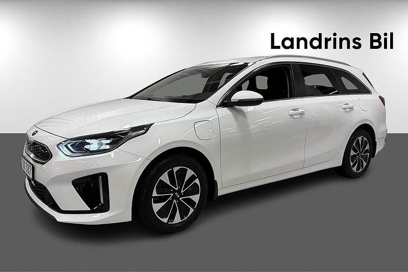 Vit Begagnad 2020 Kia Ceed Sportswagon Kombi | 199 300 kr (Marknadspris) - Bild 1/4