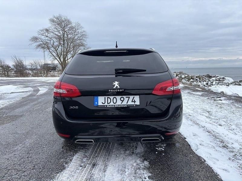 Begagnad Peugeot 308 131 HK (96 kW) 2016 Svart Kombi