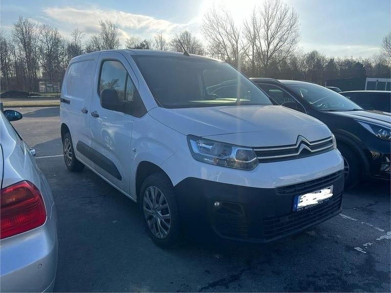 Begagnad Citroën Berlingo 100 HK (73 kW) 2021 Minibuss