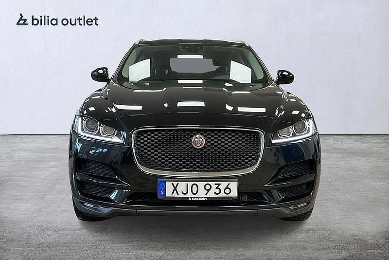 Begagnad Jaguar F-Pace 180 HK (132 kW) 2019 Svart SUV