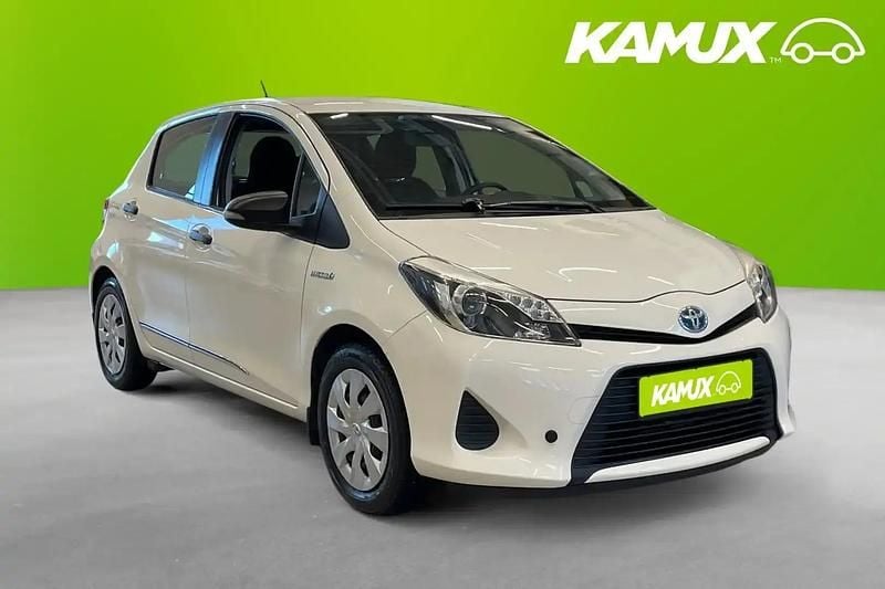 Vit Begagnad 2012 Toyota Yaris Hybrid Life Halvkombi | 97 800 kr (Marknadspris) - Bild 1/3