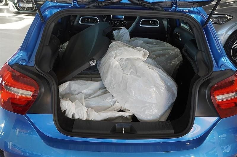 Begagnad Mercedes A180 AMG line 122 HK (89 kW) 2016 Blå Kombi