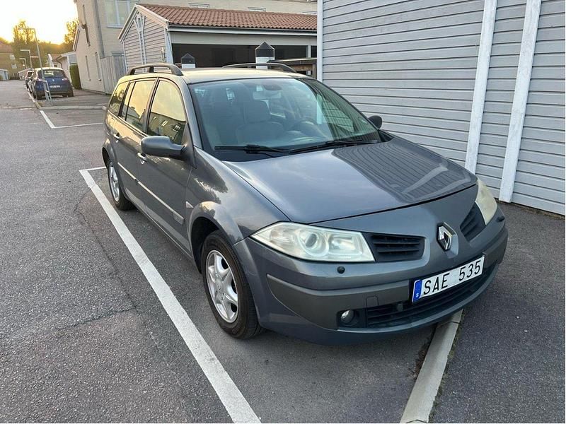 Grå Begagnad 2006 Renault Mégane GrandTour Kombi | 9 999 kr - Bild 1/4