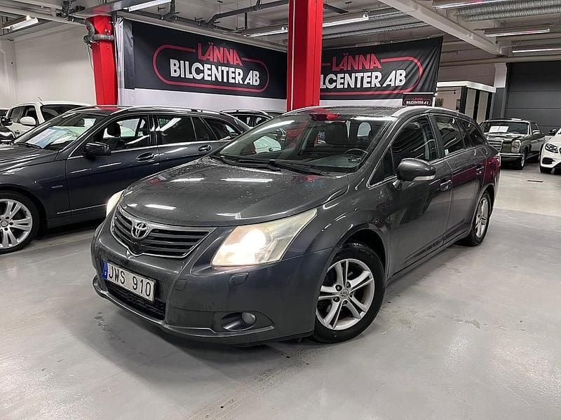 Grå Begagnad 2008 Toyota Avensis Business Edition Kombi | 39 900 kr (Marknadspris) - Bild 1/4