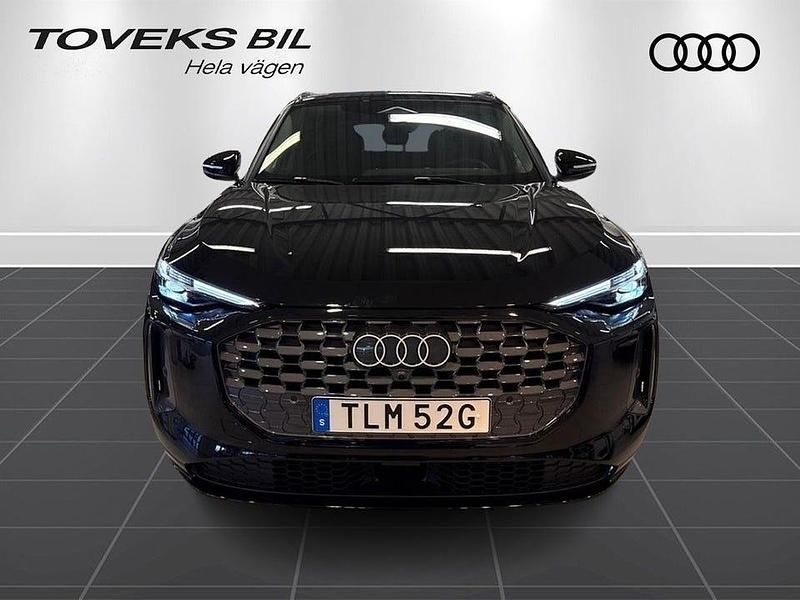 Begagnad Audi Q5 204 HK (150 kW) 2025 Mytsvart metallic SUV