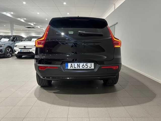 Begagnad Volvo EX40 Performance 328 kW (447 HK) 2024 Svart SUV