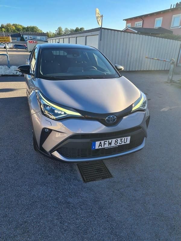 Begagnad 2021 Toyota C-HR SUV | 230 000 kr (Bra pris) - Bild 1/4