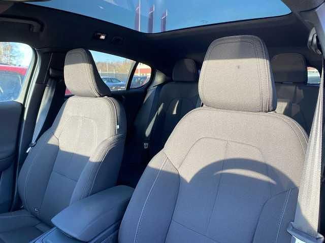 Begagnad Volvo C40 Single Motor 172 kW (234 HK) 2023 Silver SUV