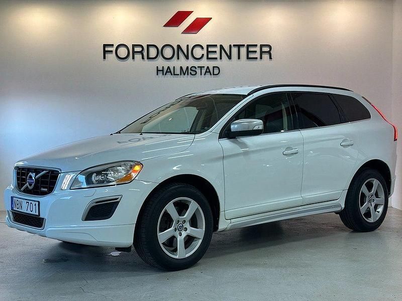 Vit Begagnad 2012 Volvo XC60 R-Design SUV | 138 900 kr (Marknadspris) - Bild 1/4