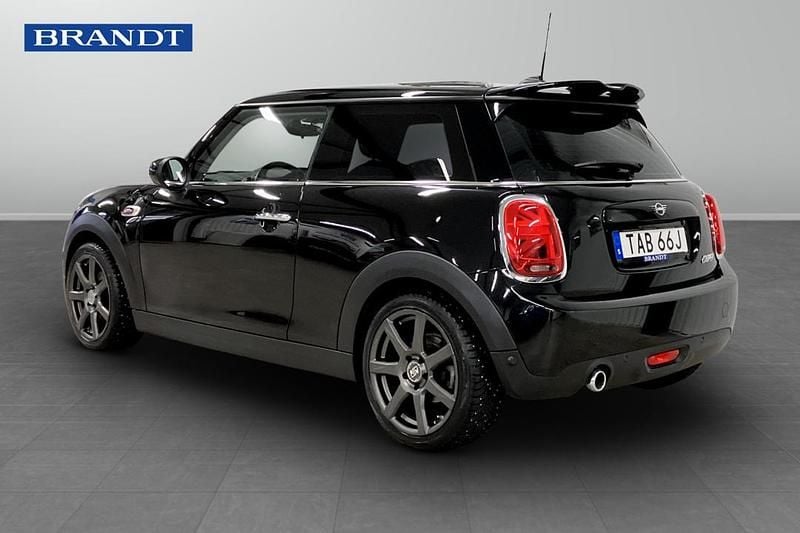 Begagnad Mini Cooper 136 HK (100 kW) 2020 Svart Halvkombi