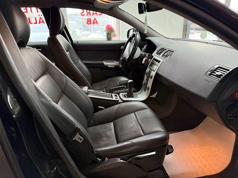 Begagnad Volvo V50 Momentum 114 HK (83 kW) 2011 Svart Kombi