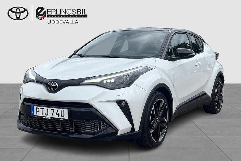 Vit Begagnad 2022 Toyota C-HR Sport SUV | 299 000 kr (Marknadspris) - Bild 1/3