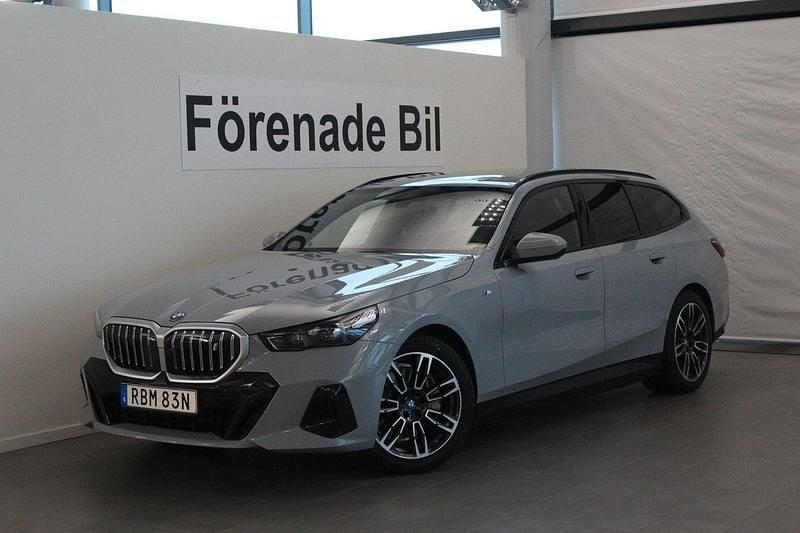 Begagnad BMW i5 M Sport 442 kW (601 HK) 2024 Grå Sedan