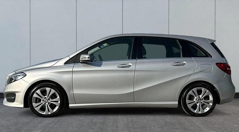 Silver Begagnad 2015 Mercedes B200 Urban Minibuss | 90 000 kr (Marknadspris) - Bild 1/4