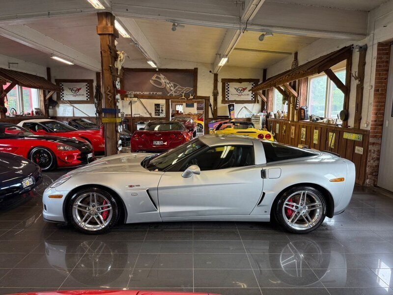Grå Begagnad 2009 Chevrolet Corvette C6 Sportkupé | 579 000 kr - Bild 1/4
