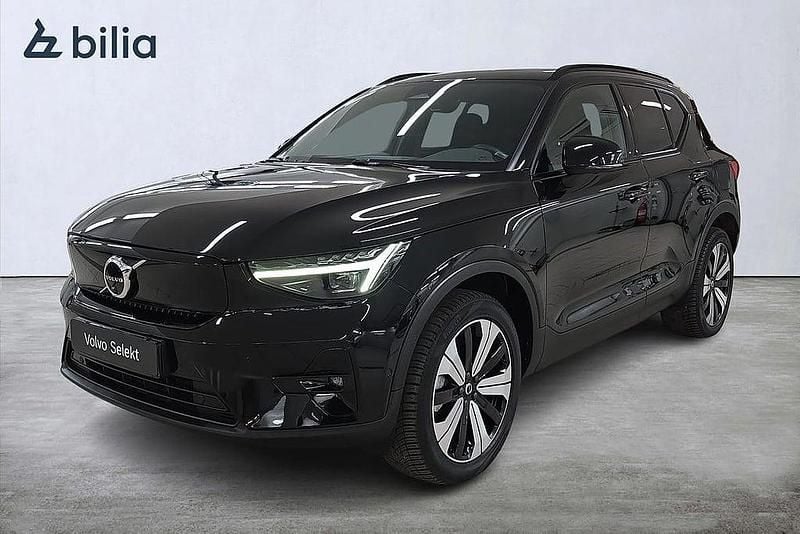Svart Begagnad 2022 Volvo XC40 Ultimate SUV | 389 000 kr (Marknadspris) - Bild 1/3