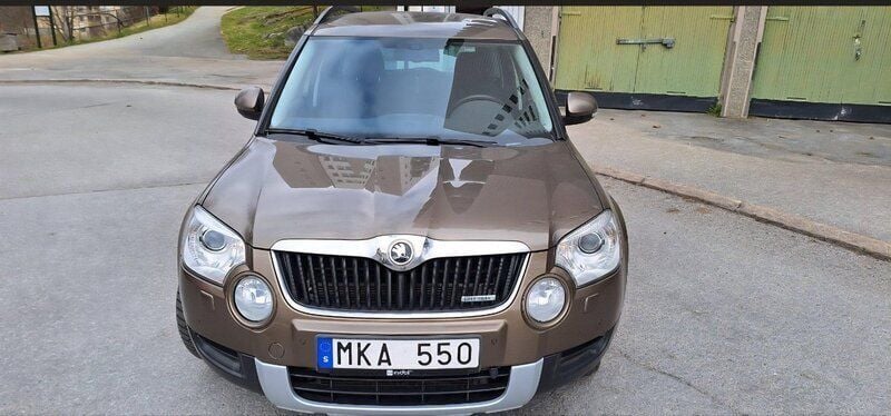Brun Begagnad 2011 Skoda Yeti Experience SUV | 53 000 kr (Marknadspris) - Bild 1/4