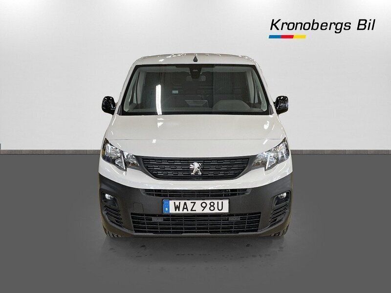Begagnad Peugeot E-Partner 100 kW (136 HK) 2023 Vit Minibuss