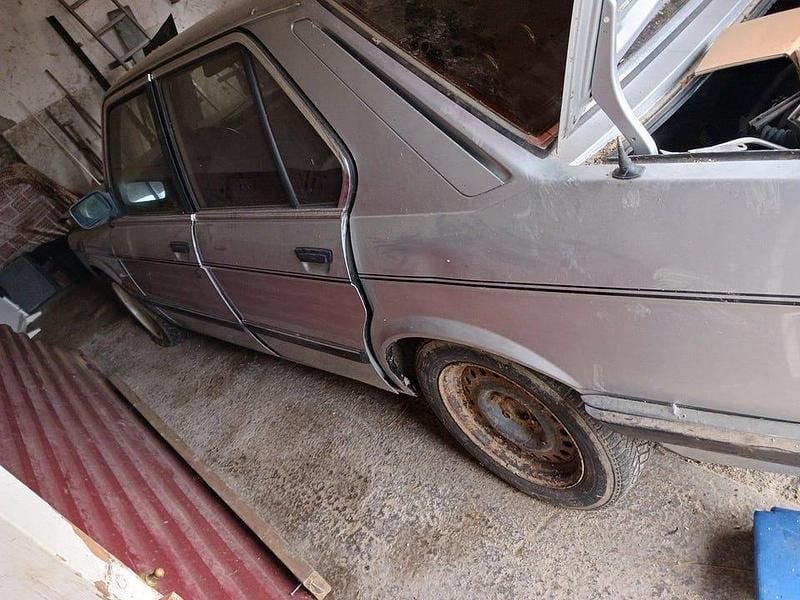 Begagnad 1986 BMW 528 Sedan | 30 000 kr - Bild 1/1