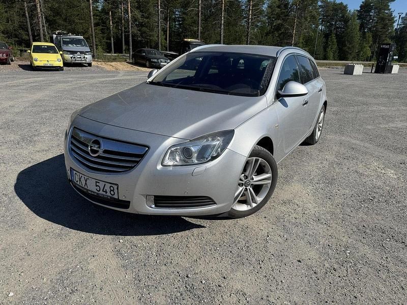 Grå Begagnad 2009 Opel Insignia Kombi | 63 000 kr (Marknadspris) - Bild 1/4